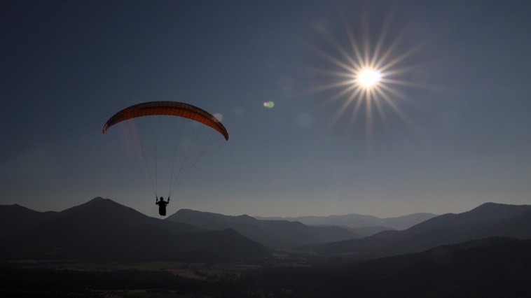 Paragliding silowette